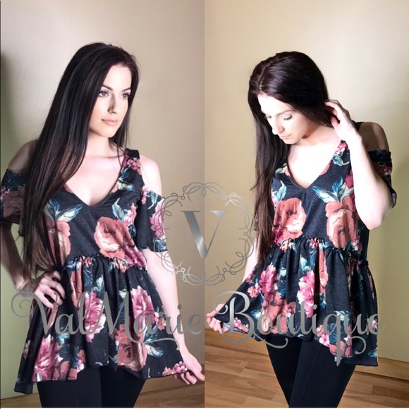 AMAZING quality Floral cold shoulder top - Picture 3 of 5